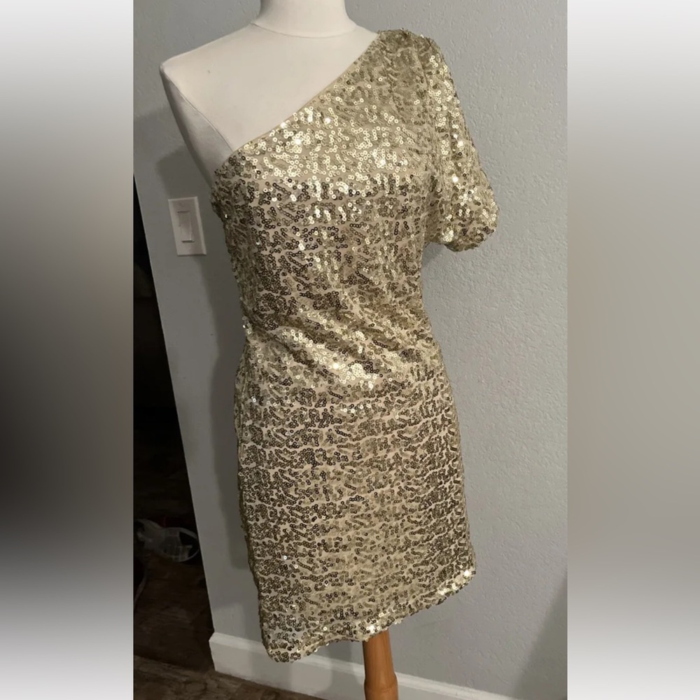 gold sequin one shoulder size M